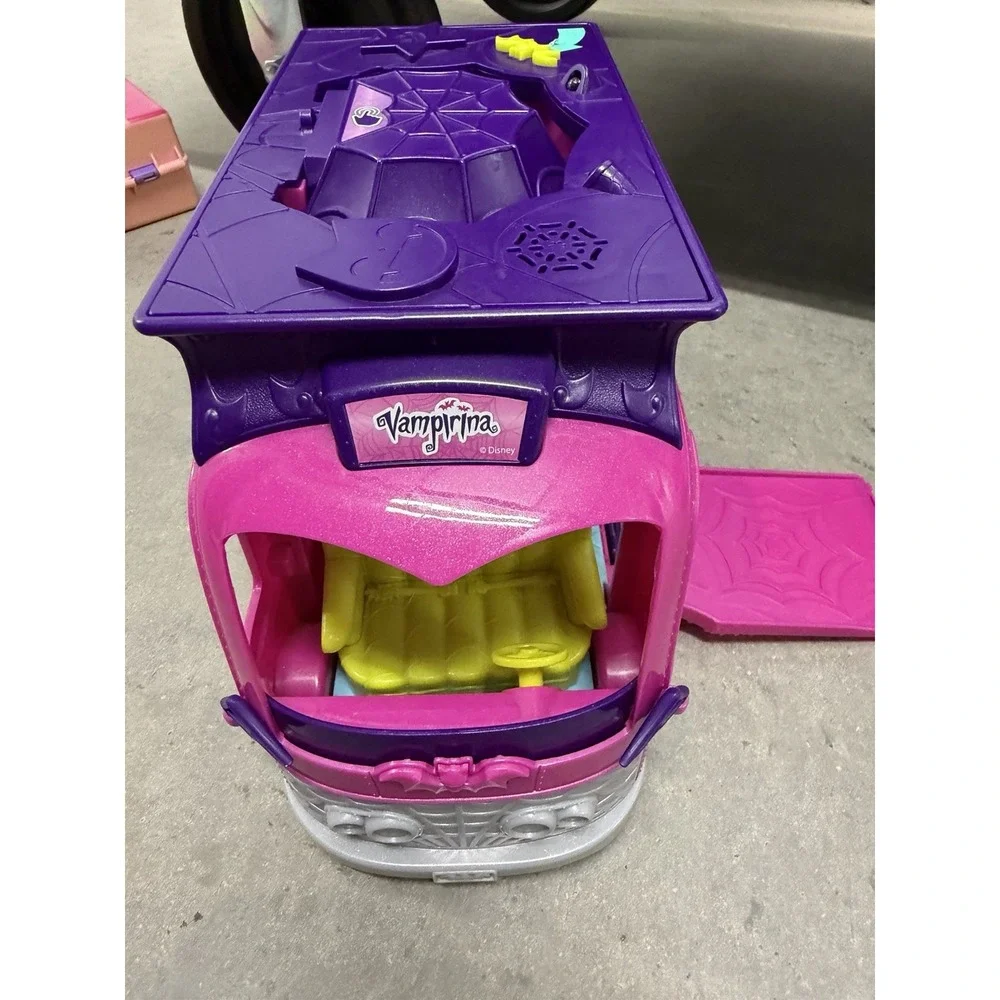 Disney Vampirina Scare B&B Transforming Bus RV Playset Just Play